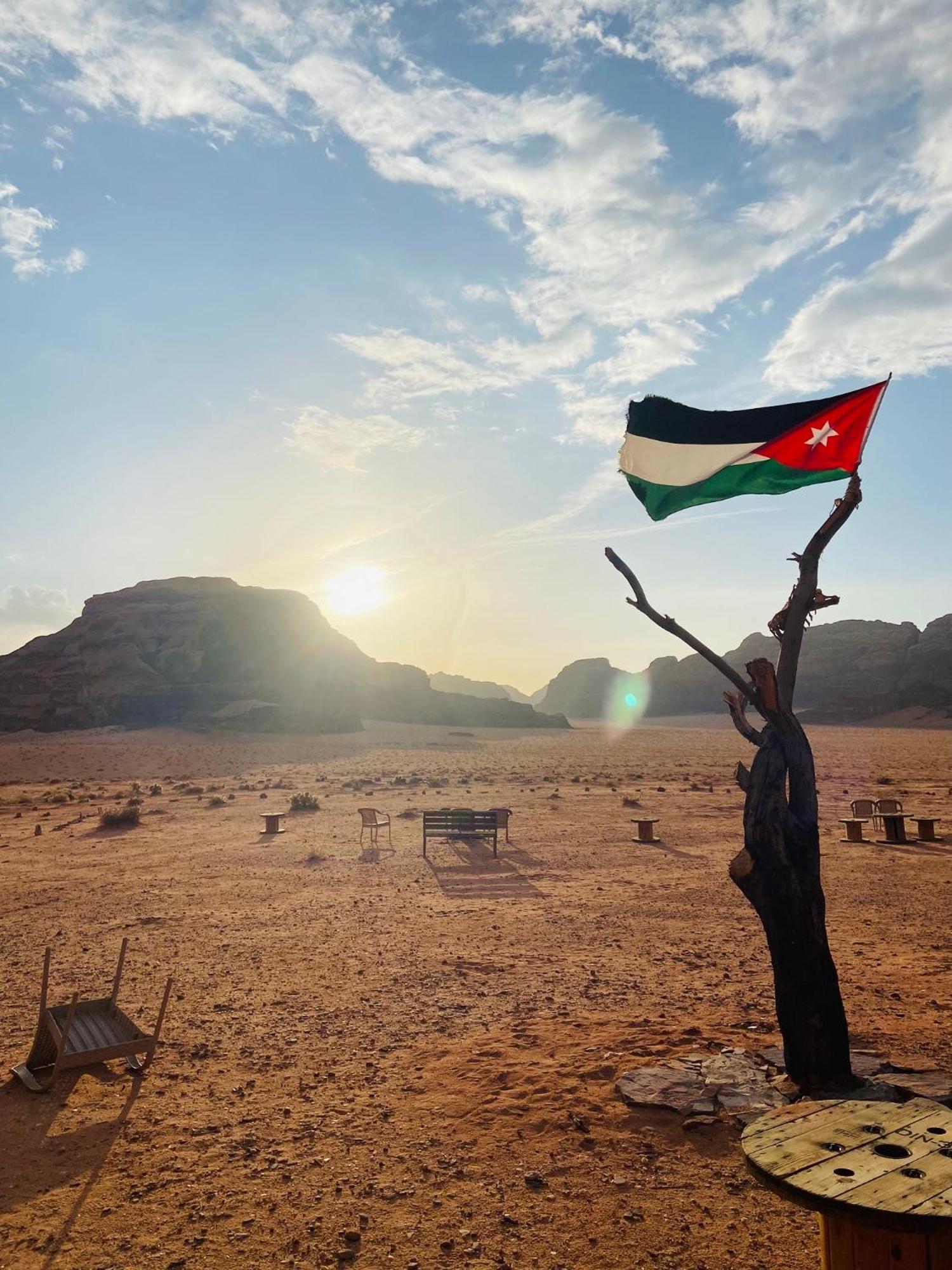 Wadi Rum Bedouin Heart Camp מראה חיצוני תמונה