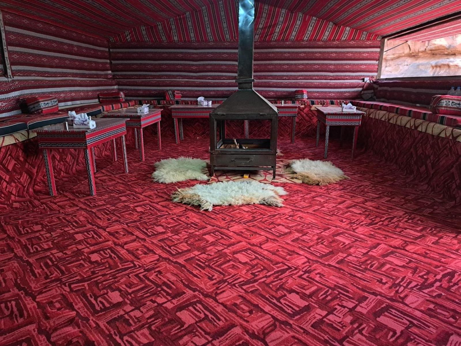 Wadi Rum Bedouin Heart Camp מראה חיצוני תמונה