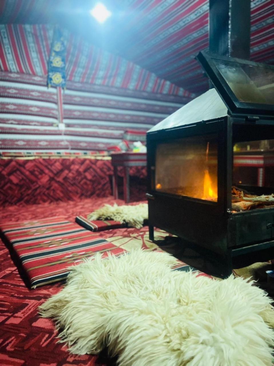 Wadi Rum Bedouin Heart Camp מראה חיצוני תמונה